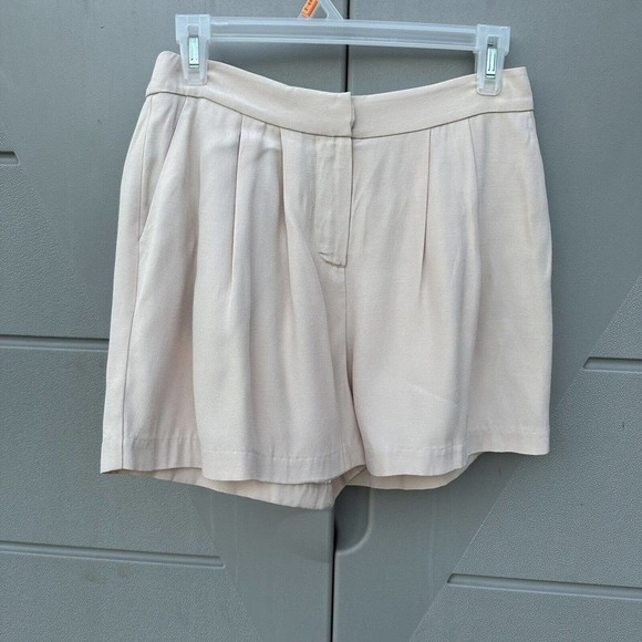 NWT $625 L’Agence rolled hem Pleated Front Dress shorts in petal sz 2 - Picture 2 of 7